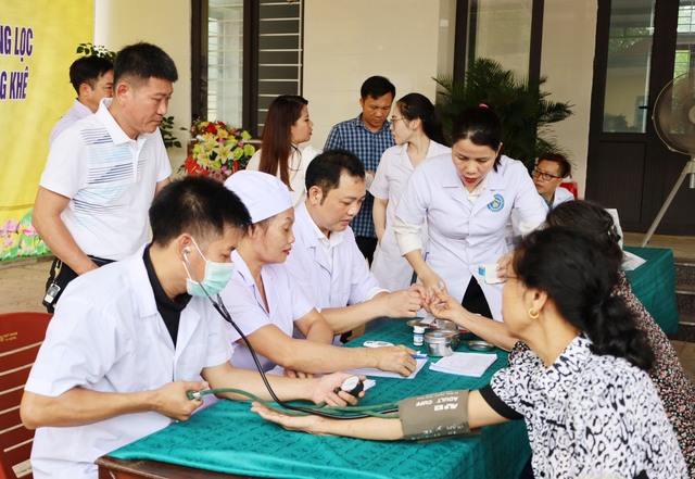 Công tác dân số Hà Tĩnh: Thực hiện hiệu quả việc chăm sóc sức khỏe sinh sản cho người dân- Ảnh 1.