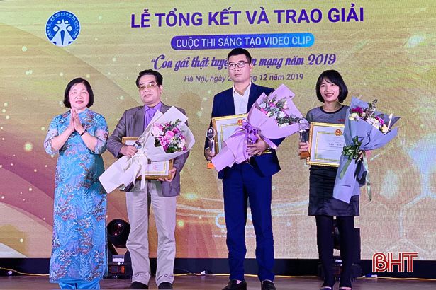 Hai nữ sinh Hà Tĩnh giành giải ba Cuộc thi Sáng tạo video clip “Con gái thật tuyệt”